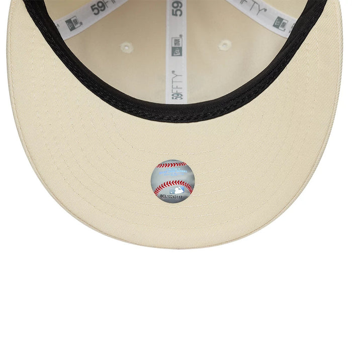 Pictured is this MLB Baseball Stitch Chicago White Sox Retro Crown 59FIFTY Fitted cap in Cream. 7