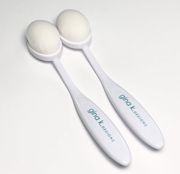 Gina K. Designs - Tools - Blending Brushes STANDARD - Set of 2. Get a seamless color blend on your projects with the Gina K Designs Blending Brushes. These blending brushes are easy to use and work perfectly with stencils. Set contains 2 Blending Brushes. Brush head is approximately 1 by 1.5 inches. Available at Embellish Away located in Bowmanville Ontario Canada.