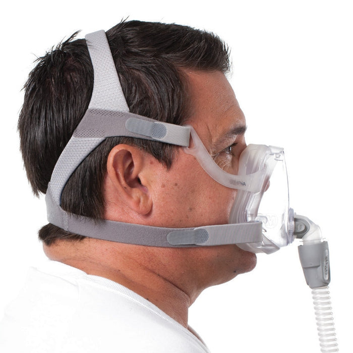 Man wearing an Airlift F10 CPAP Mask