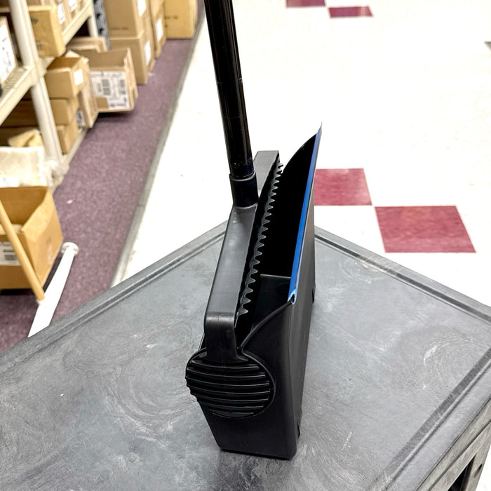 BLACK PLASTIC LOBBY DUST PAN W/ 24" ALUMINUM HANDLE