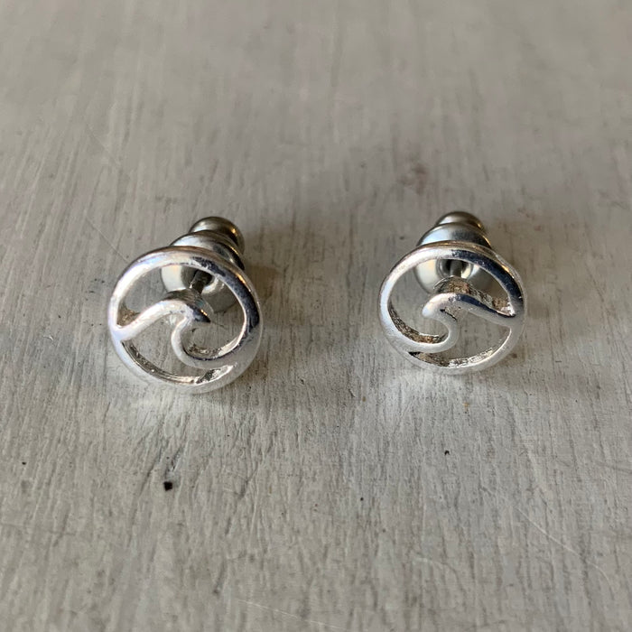 Circle Wave Stud Earrings