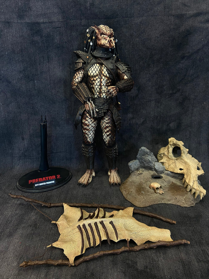 CITY HUNTER PREDATOR 1/6 HOT TOYS FIGURE