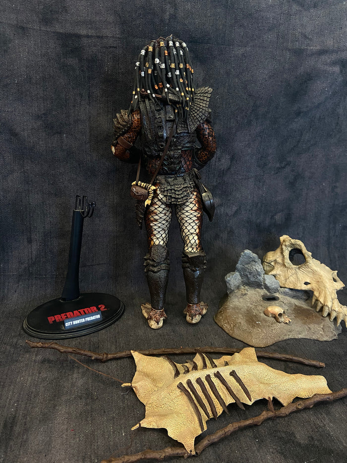 CITY HUNTER PREDATOR 1/6 HOT TOYS FIGURE