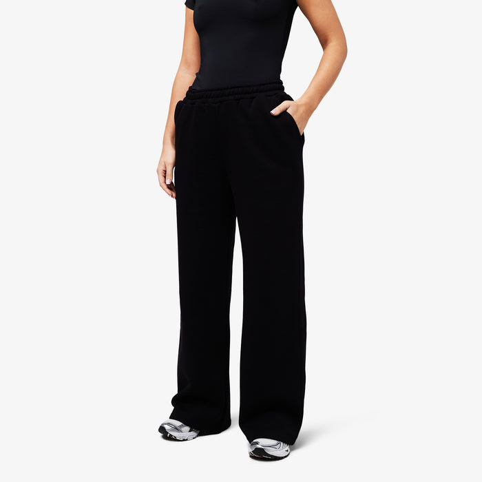 Women's Core Open Hem Jogger  Black Closure London Front Vie