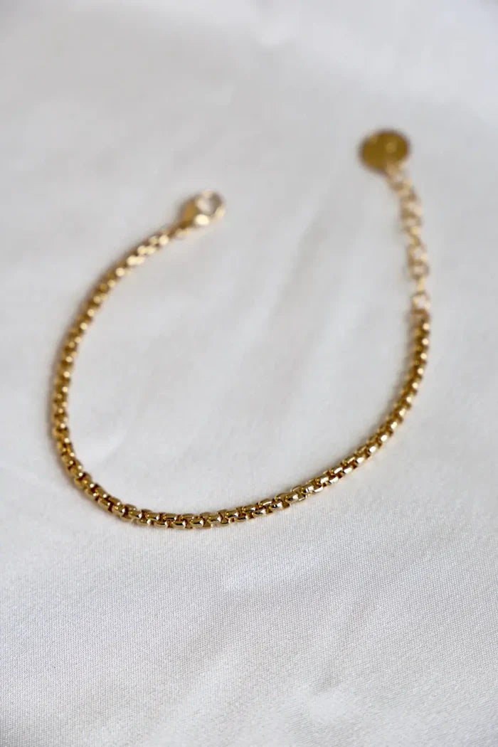 Holland Round Box Chain Bracelet