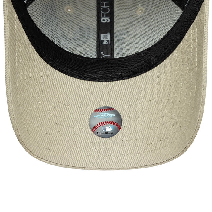 Pictured is this MLB Outdoor Icon LA Dodgers 9FORTY cap in cream. 5