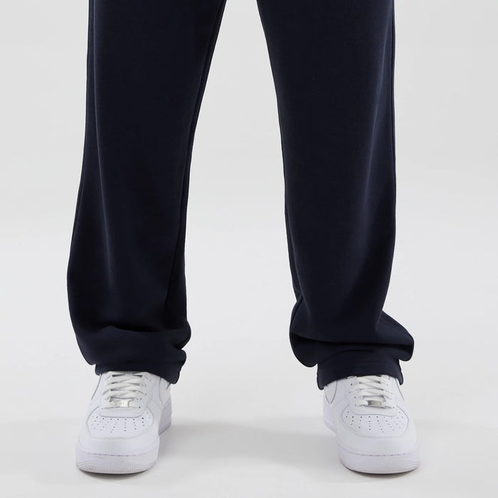 The model is wearing these NBA Core Plus LA Lakers Straight Leg Joggers in navy. 6
