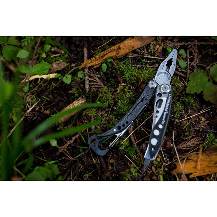 Leatherman Skeletool CX, in the woods