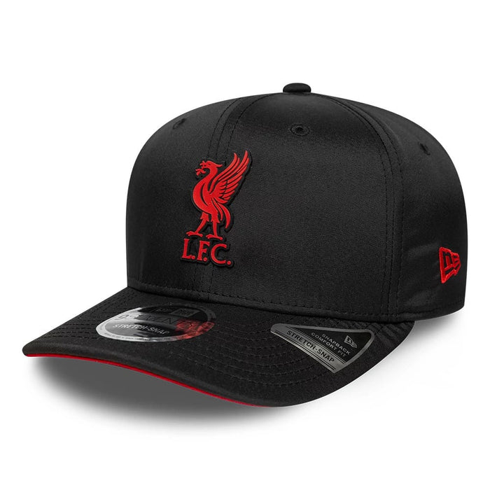 Pictured is this Liverpool FC Gradient 9SEVENTY Stretch Snap cap in black. 1