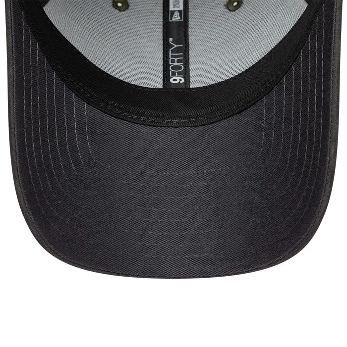 Pictured is this Liverpool FC Suede 9FORTY cap in green. 5
