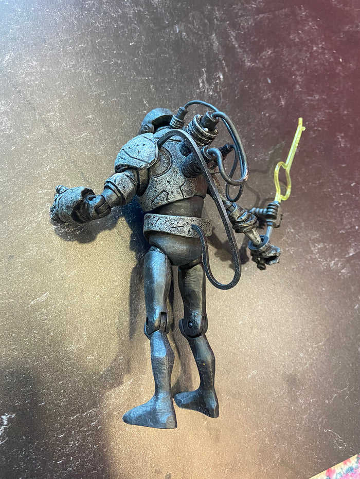 MEZCO HELLBOY MIGNOLA ALIEN FIGURE FROM 2006