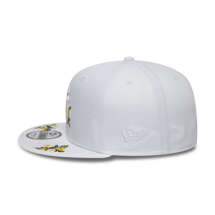 Pictured is this MLB Floral New York Yankees 9FIFTY Snapback cap in white. 5