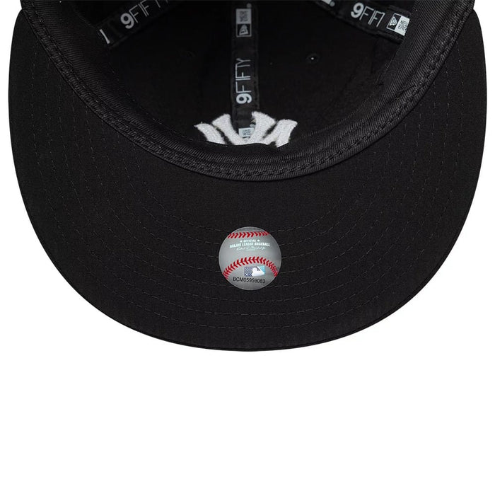 Pictured is this MLB Seersucker New York Yankees Retro Crown 9FIFTY cap in black. 7