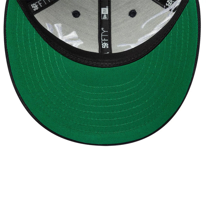 Pictured is this MLB Side Script New York Yankees Low Profile 59FIFTY Fitted cap in navy. 2