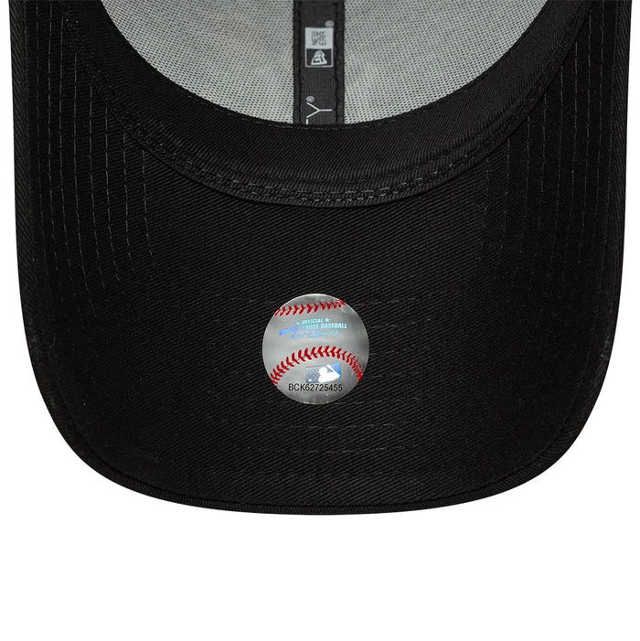 Pictured is this Womens MLB Flower Icon New York Yankees 9FORTY cap in black. 5