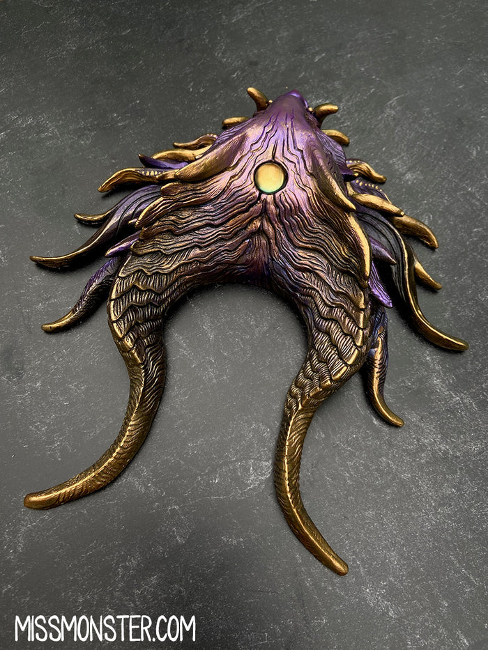 PAINTED WATCHING BEAST WALL PLAQUE