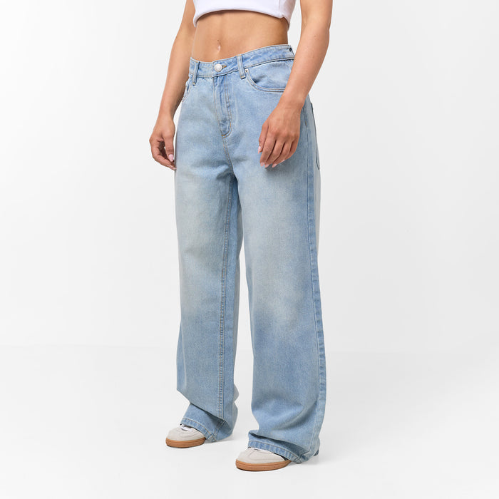 Women's  Light Blue Wash Relaxed Fit Denim Jeans  Closure London  Front View