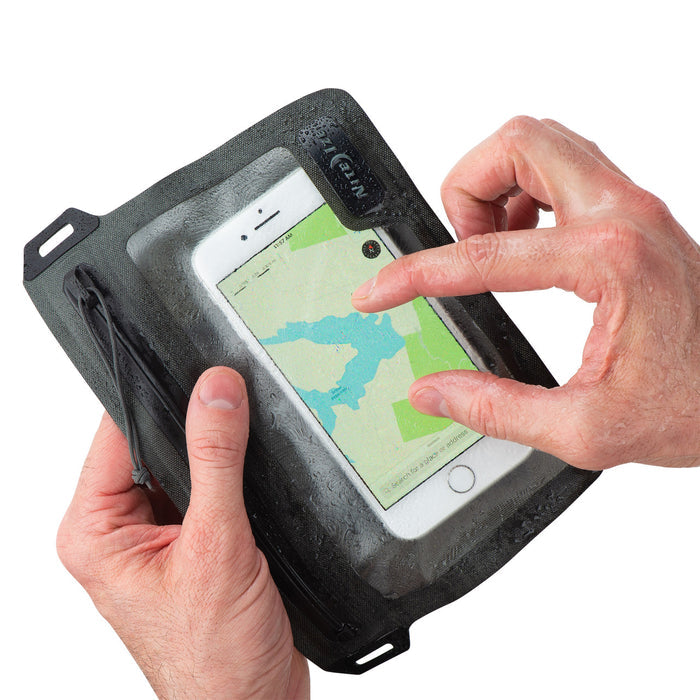 RunOff® Waterproof Pocket, in use