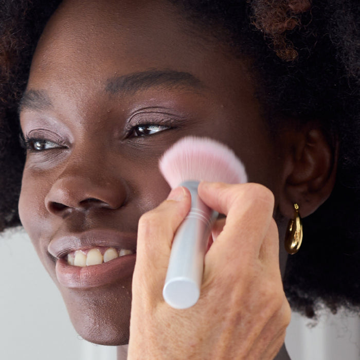 Skin2Skin Powder Blush Brush Pinceau