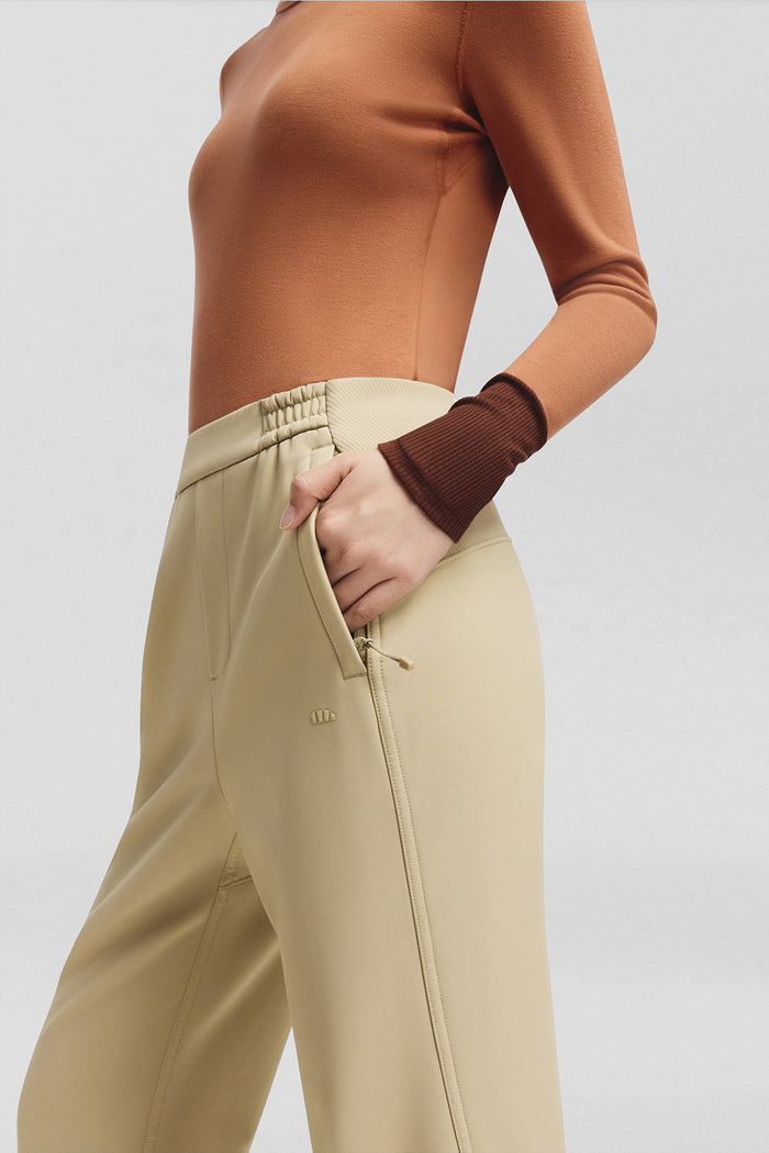 beneunder softshield – women’s thermal flare softshell pants #color_brown