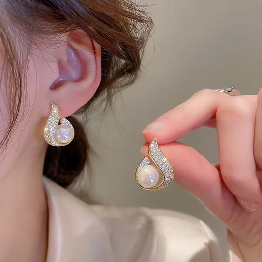 Sparkling Crystal Faux Pearl Twisted Fashion Studs Statement Earrings