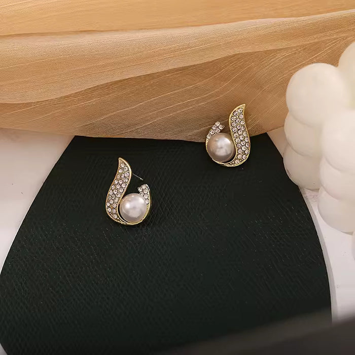 Sparkling Crystal Faux Pearl Twisted Fashion Studs Statement Earrings