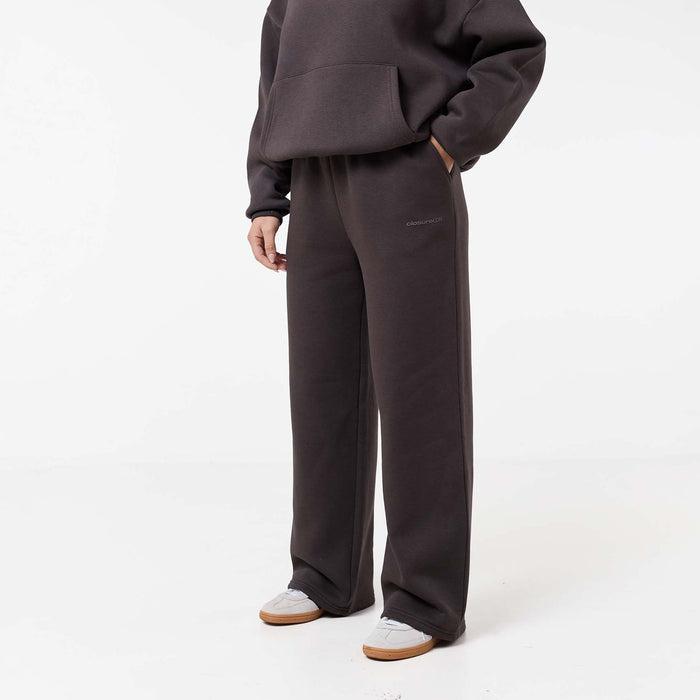 Tonal Core Logo Open Hem Jogger | Espresso