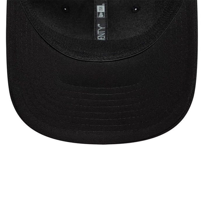 Pictured is this Vespa 9SEVENTY Stretch Snap cap in black. 6