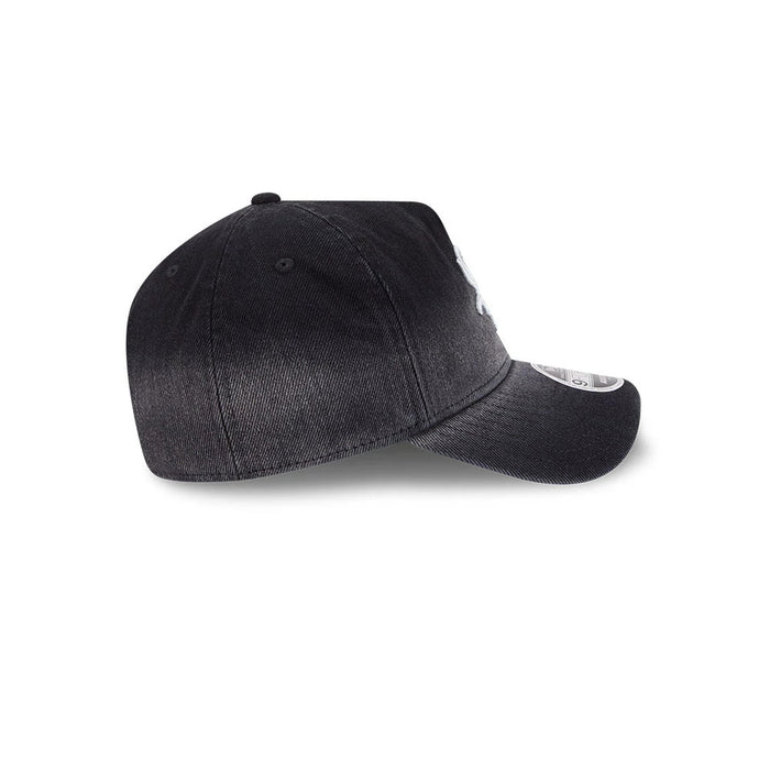 Pictured is this MLB Washed Denim Chicago White Sox 9FORTY A-Frame Unstructured cap in black. 6