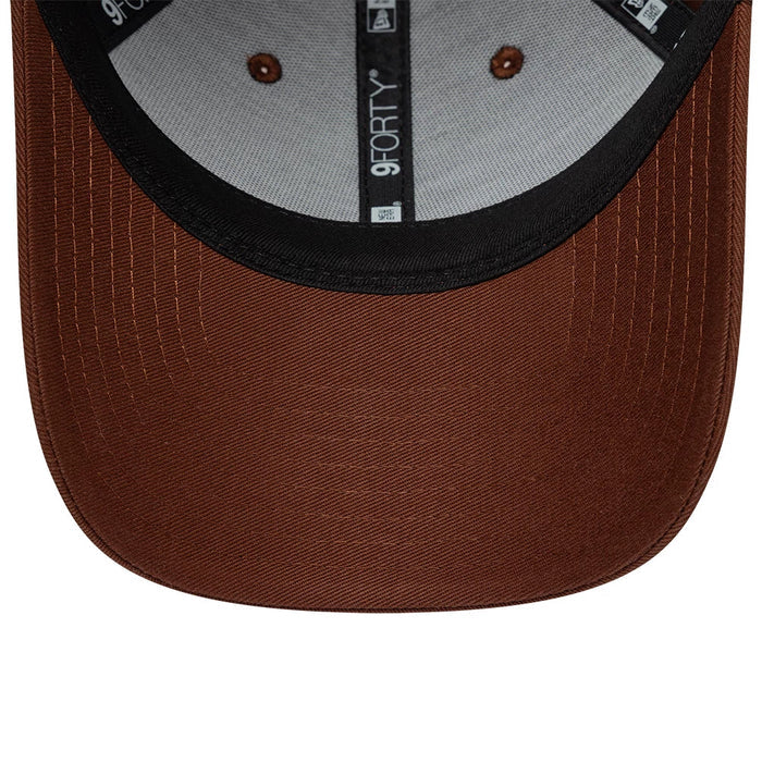 Pictured is this Williams 9FORTY cap in brown. 5