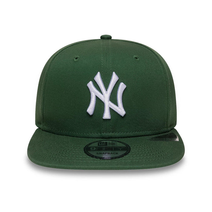 Pictured is this MLB League Essential New York Yankees 9FIFTY Snapback cap in dark green. 2