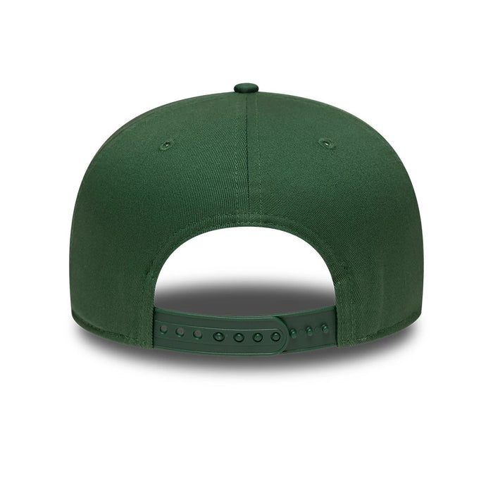 Pictured is this MLB League Essential New York Yankees 9FIFTY Snapback cap in dark green. 4