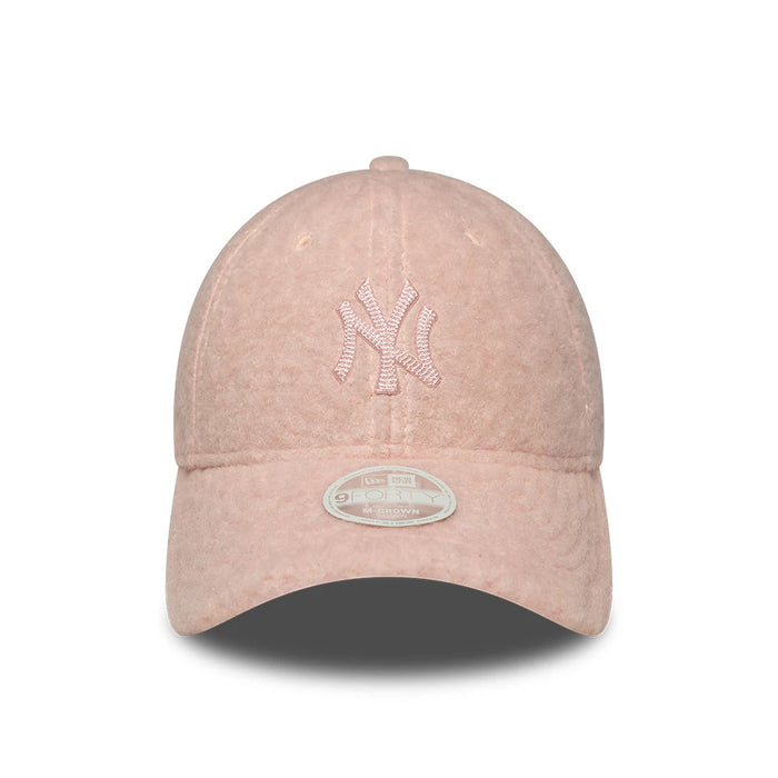Pictured is this Womens MLB Winter Borg New York Yankees 9FORTY M-Crown cap in pastel pink. 2