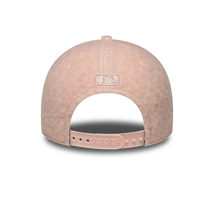 Pictured is this Womens MLB Winter Borg New York Yankees 9FORTY M-Crown cap in pastel pink. 4